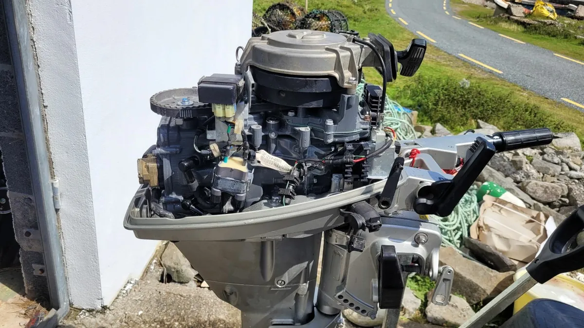 Boat engine - Image 4