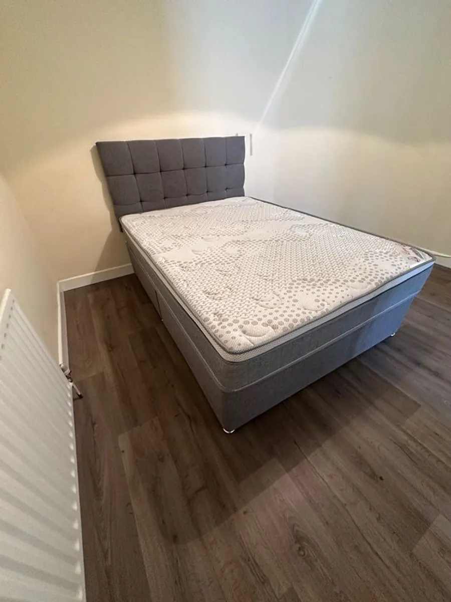 Selection of 4 Beds - Image 4