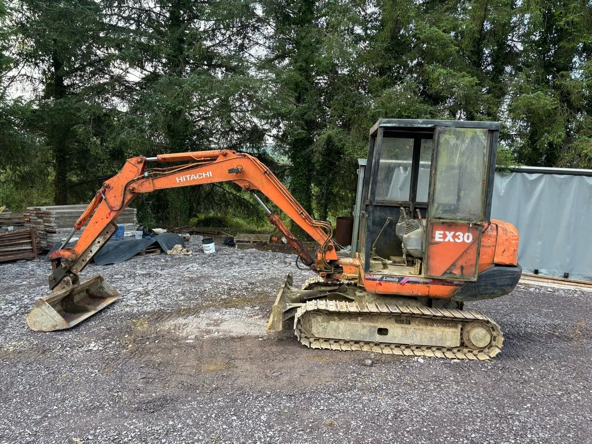 3tonne hitachi mini-digger - Image 2
