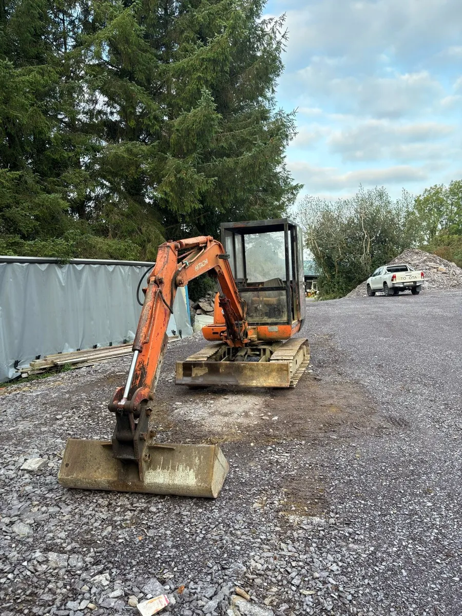 3tonne hitachi mini-digger - Image 3