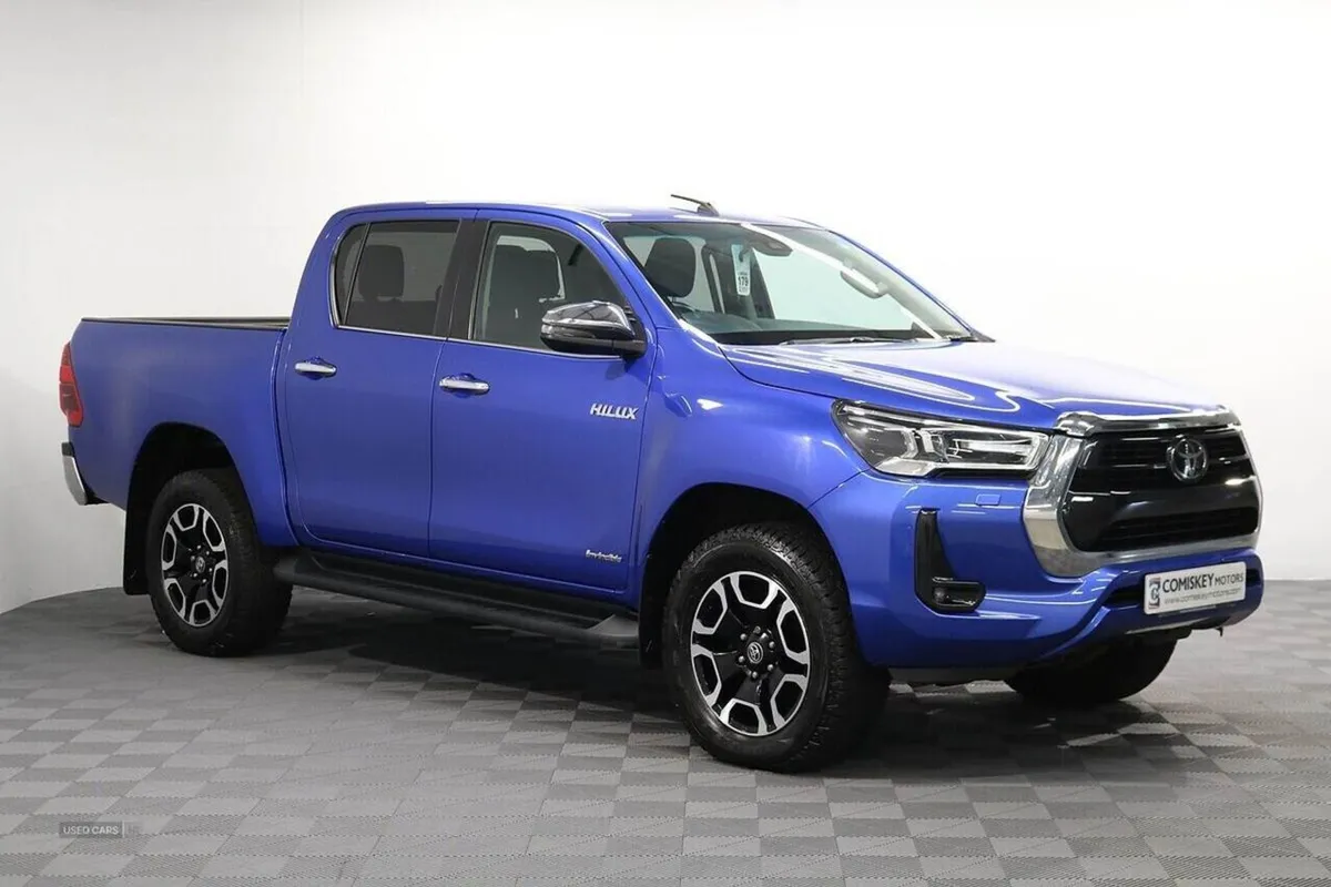 Toyota HiLux D-4d Invincible - Image 1