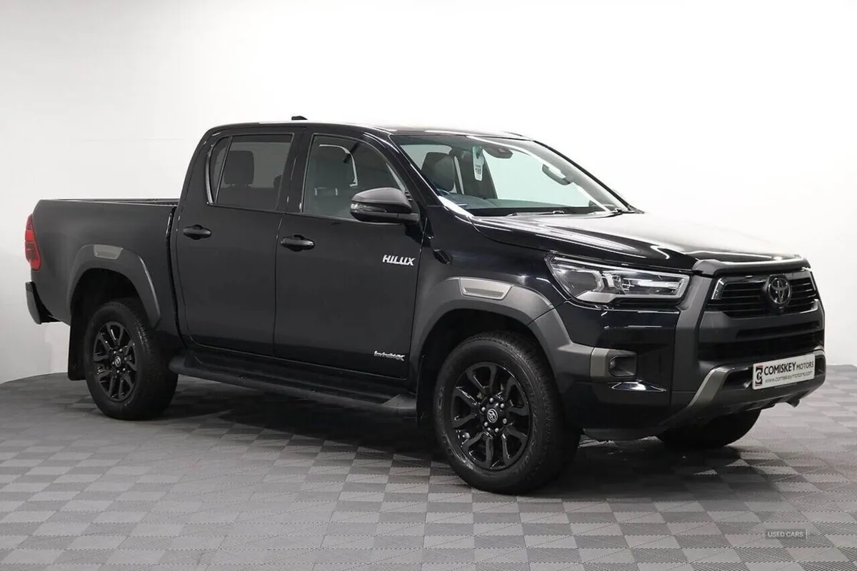 Toyota HiLux D-4d Invincible X - Image 1