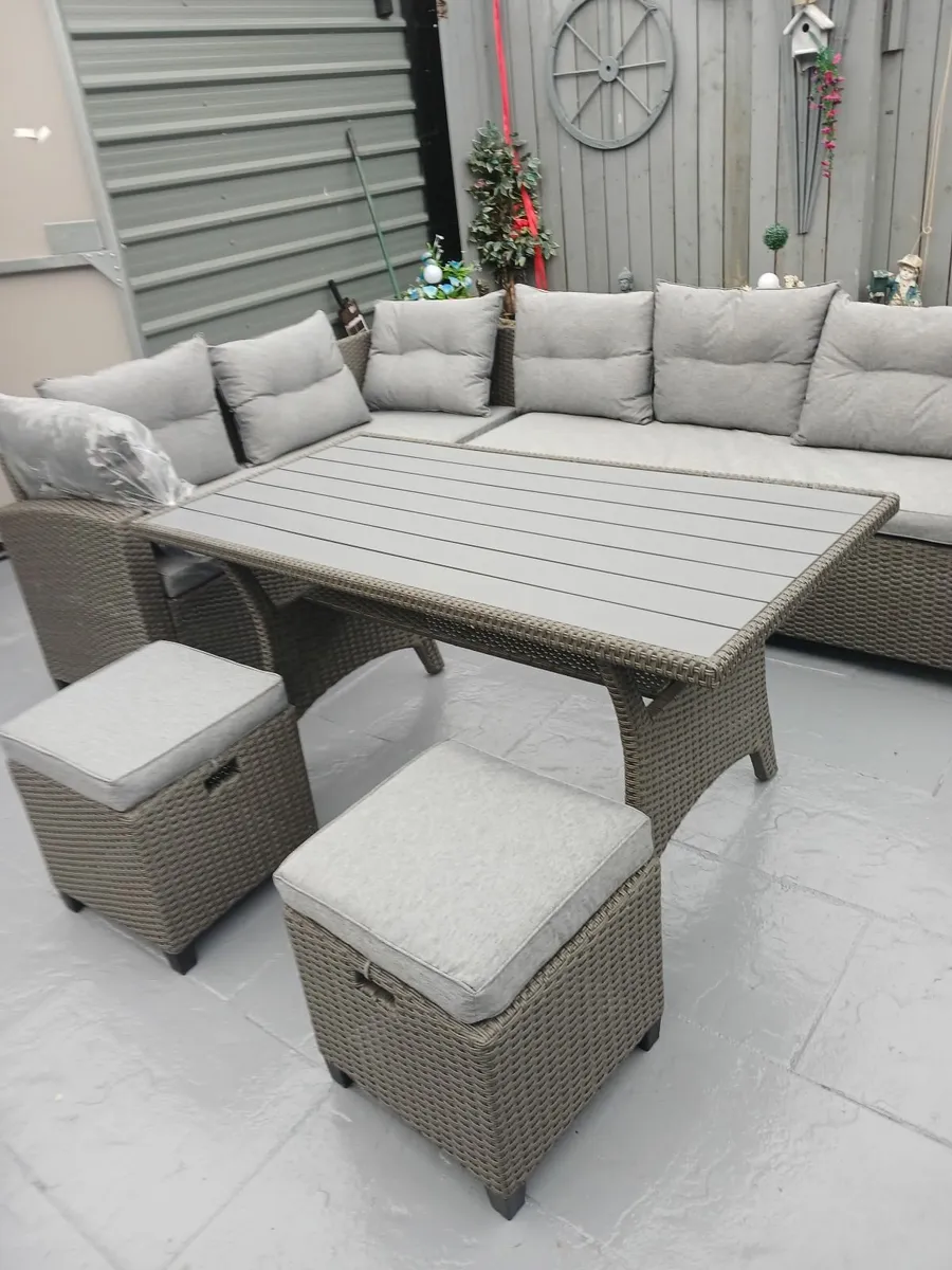 Garden furniture - Image 1