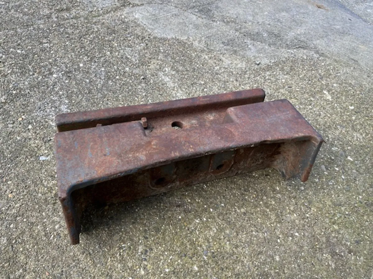 Weight Carrier Ford 7740,6640,7840 etc - Image 3