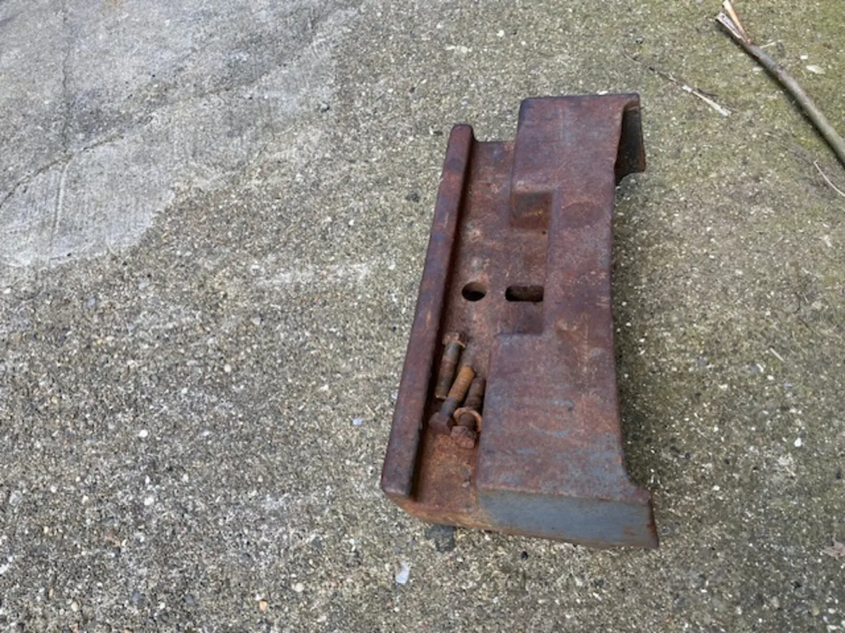 Weight Carrier Ford 7740,6640,7840 etc - Image 4