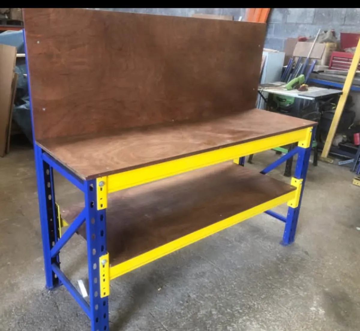 Work bench - Image 1