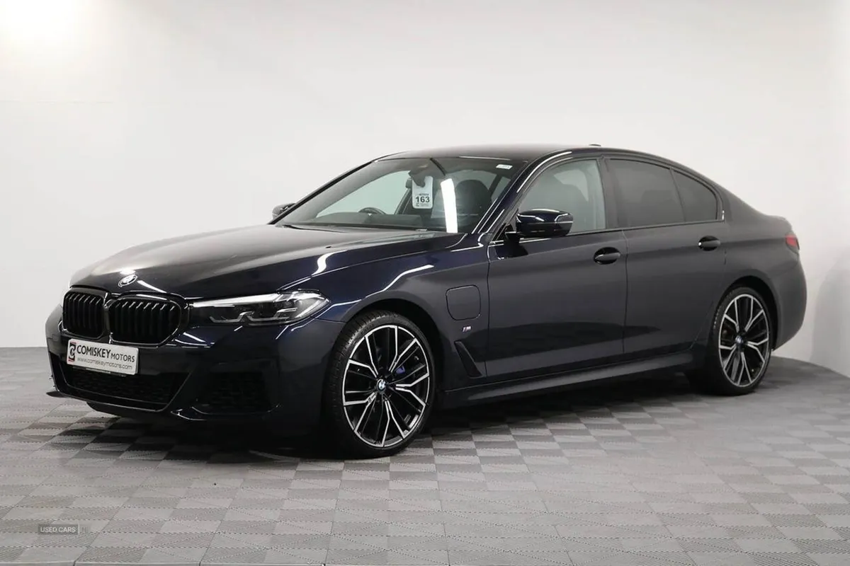 BMW 5 Series 530e M Sport - Image 4
