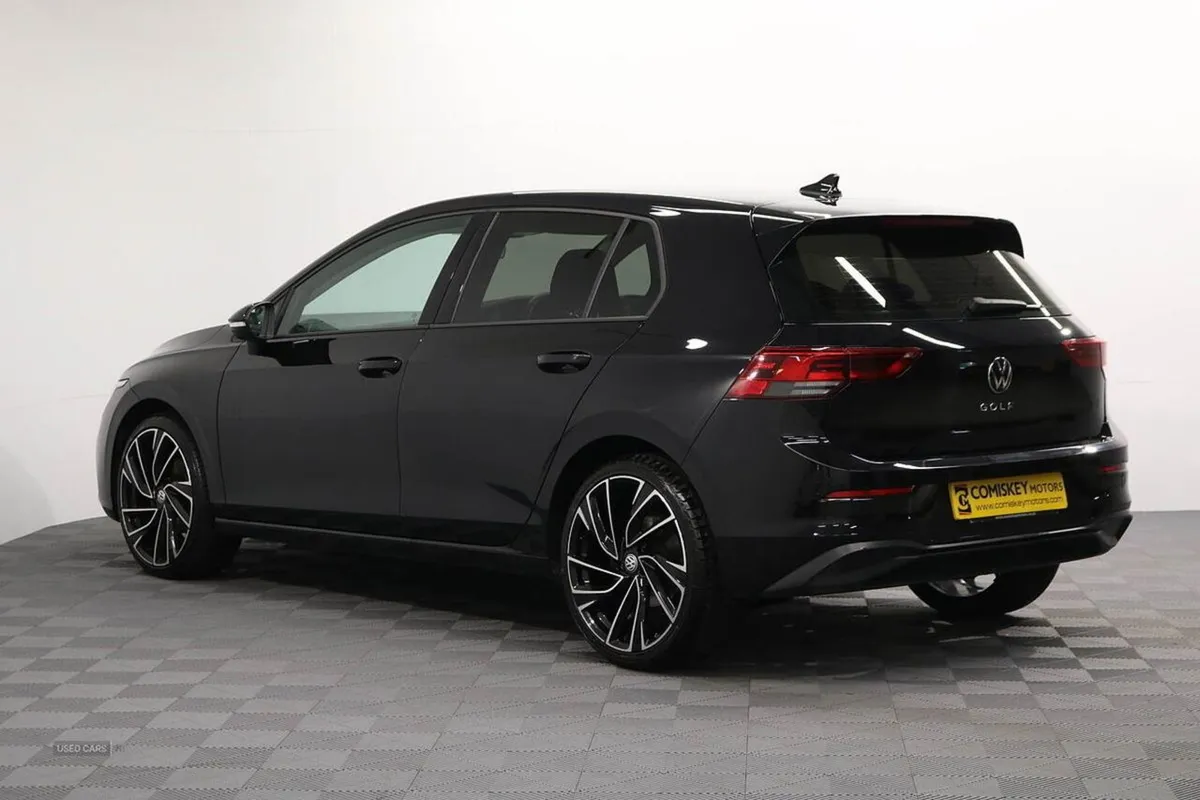 Volkswagen Golf TSI Life - Image 4