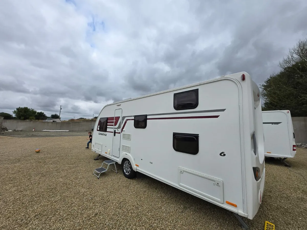 2016 swift lifestyle 6 berth family caravan - Image 2