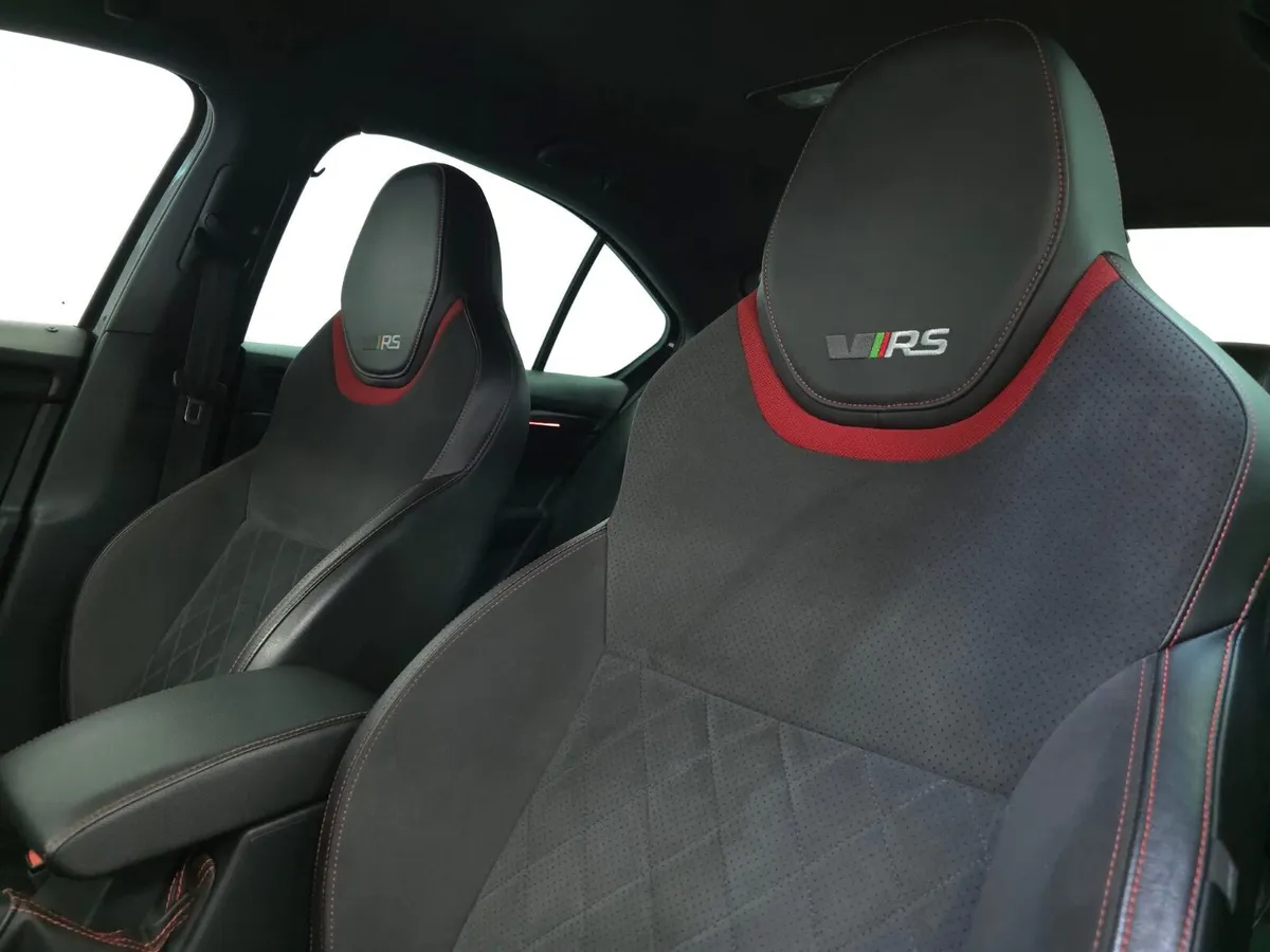 Skoda Octavia vRS Challenge Edition 245 - Image 4