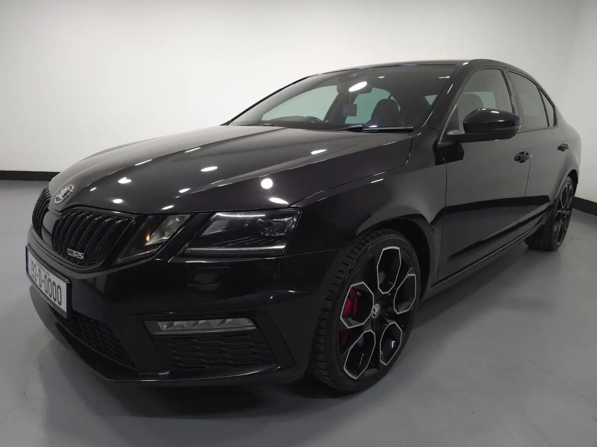 Skoda Octavia vRS Challenge Edition 245 - Image 3