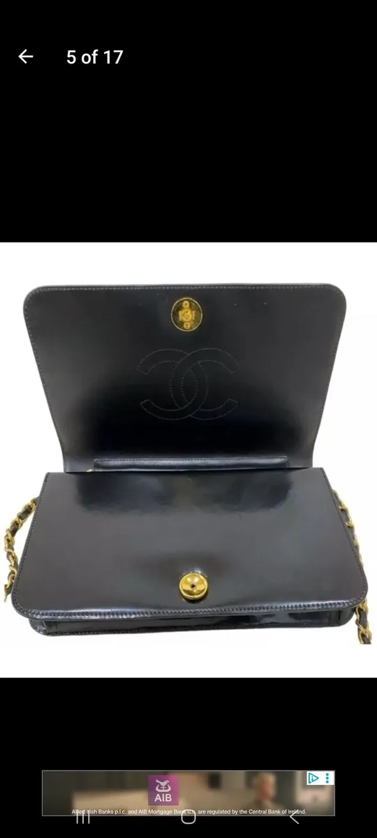 Authentic Chanel Black Bag
Stunning push lock bag - Image 3