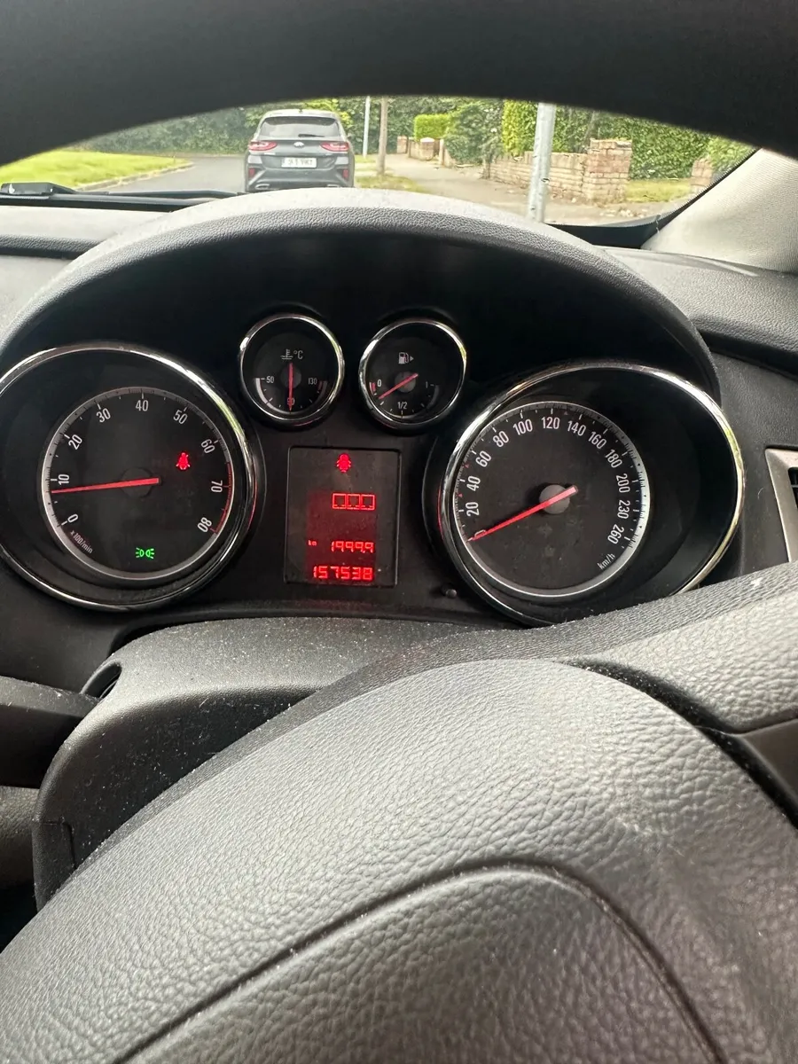 Opel Astra 2010 1.4 petrol (open to offers) - Image 3