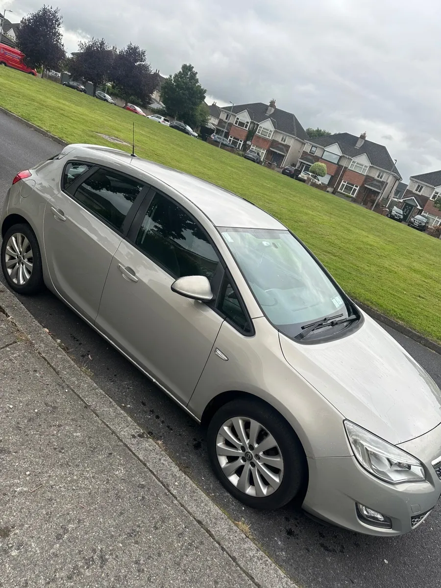 Opel Astra 2010 1.4 petrol (open to offers) - Image 1