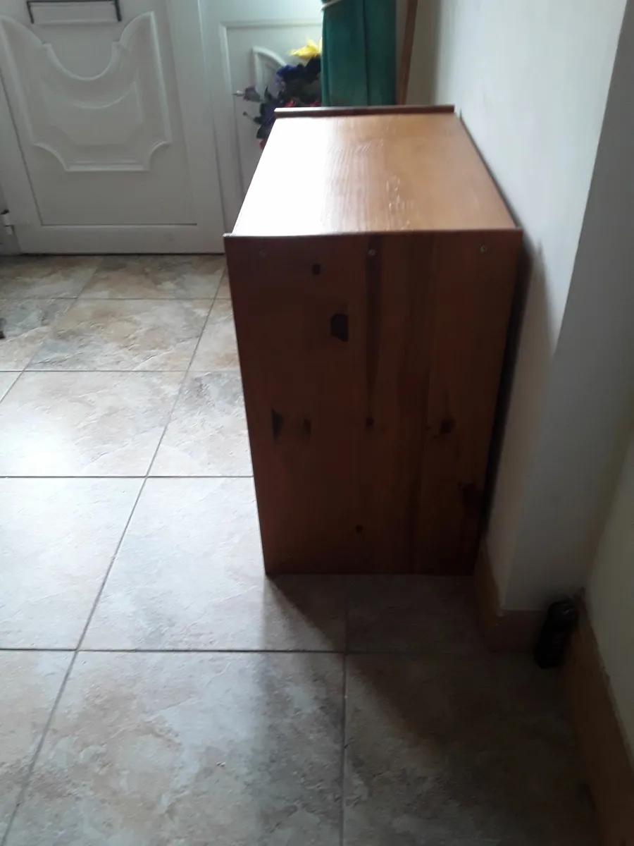 Strong sturdy solid pine bedroom unit plenty of st - Image 4