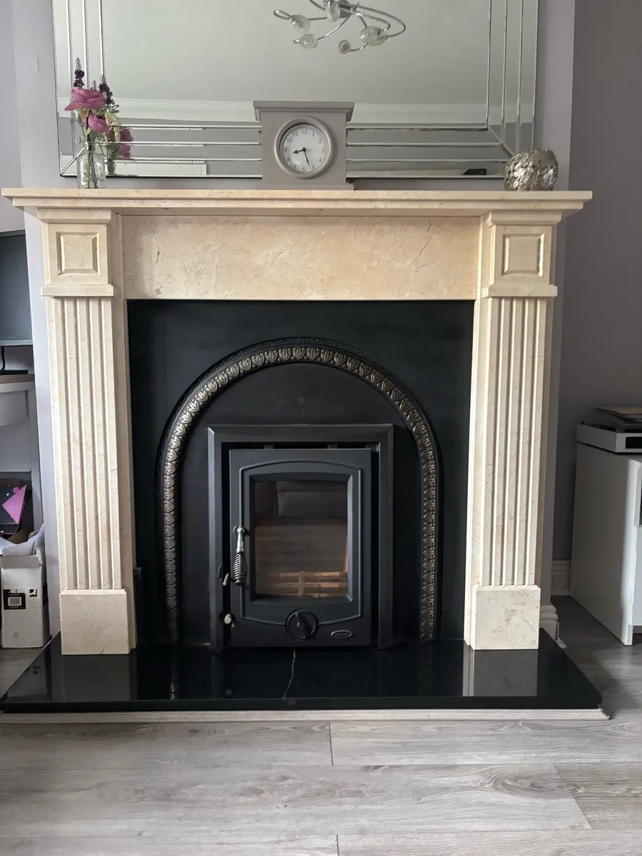 Stove and fire place - Image 2