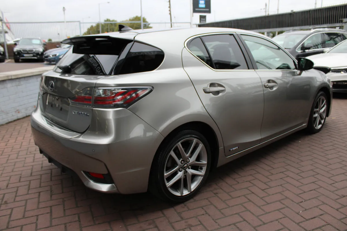 Lexus CT 2015 - Image 4