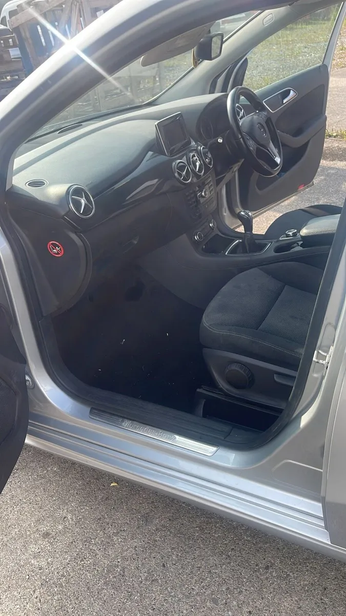 Mercedes B class 180 petrol - Image 3