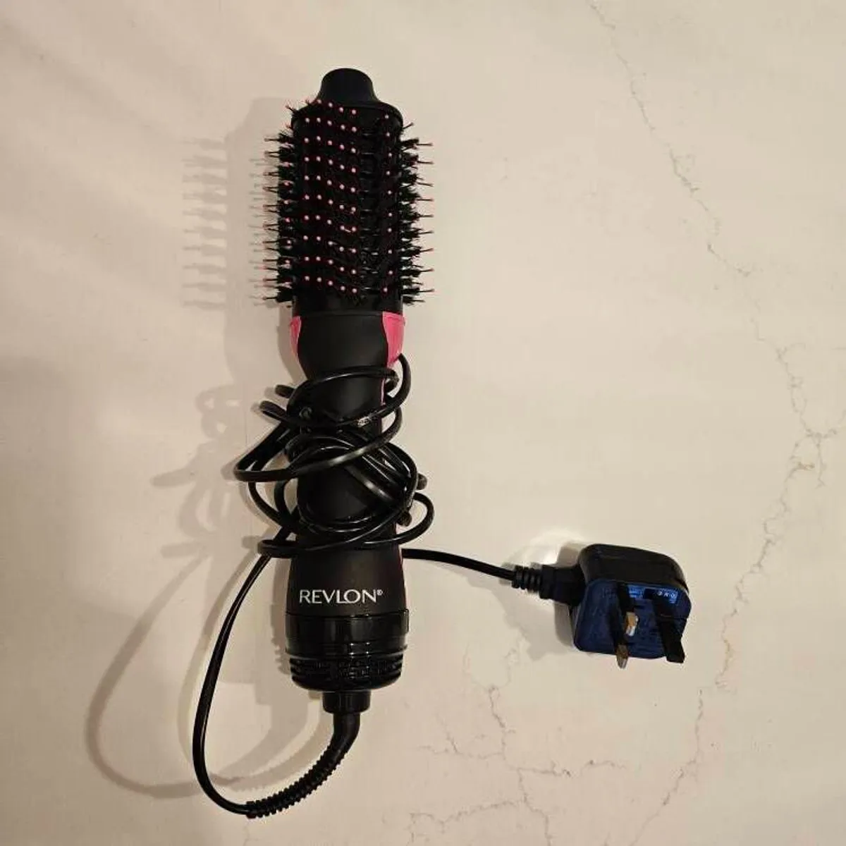 Revlon salon one-step hairdryer and volumiser - Image 1