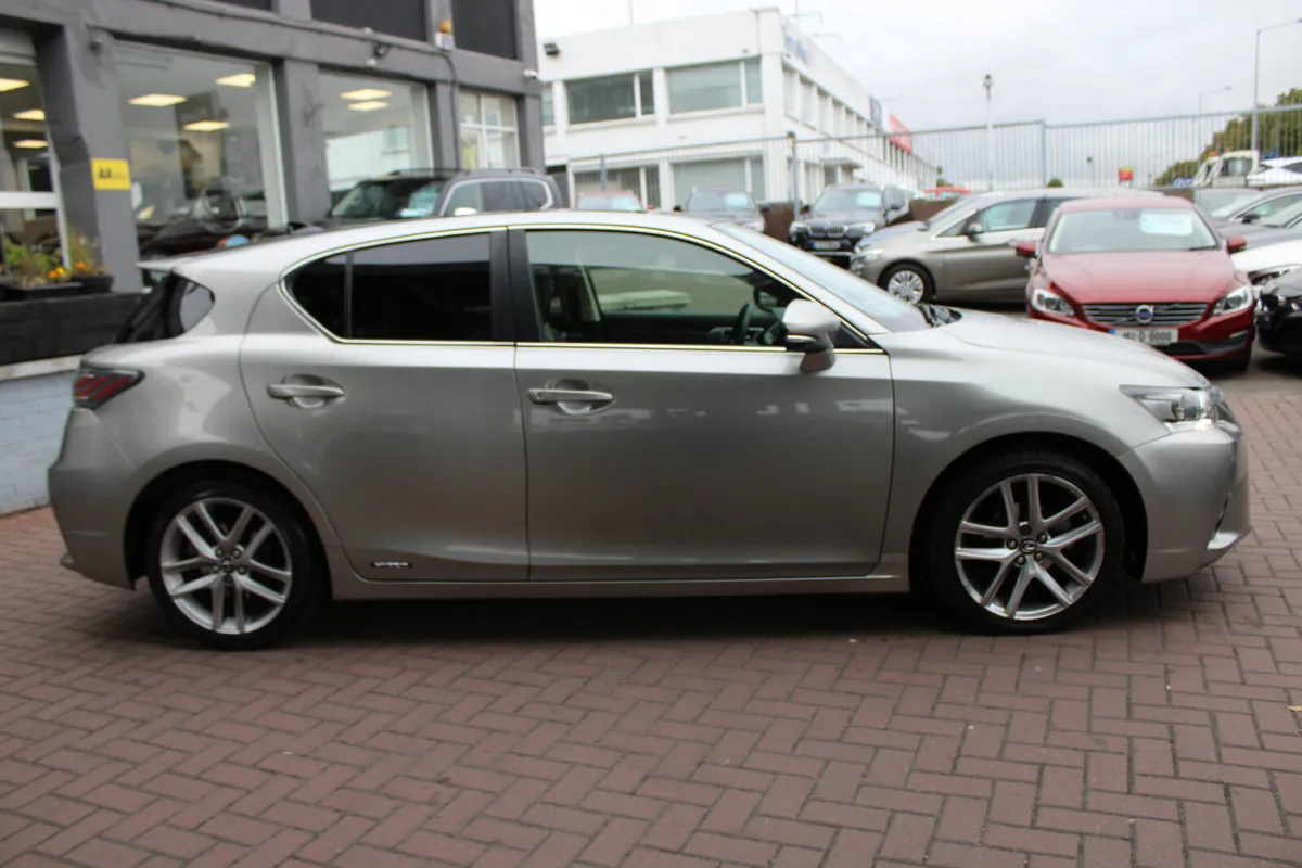 Lexus CT 2015 - Image 3