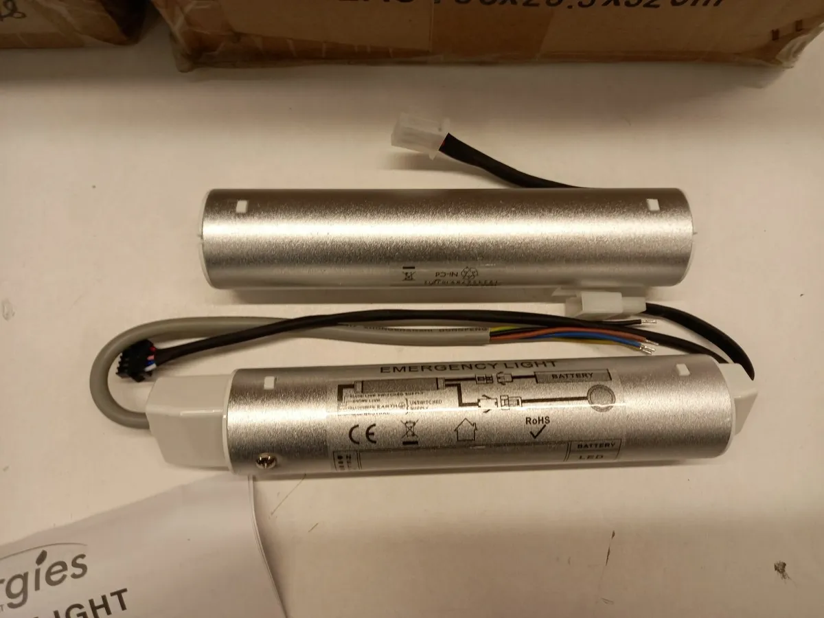 Online Auction Of Emergency Lights  & More! - Image 3