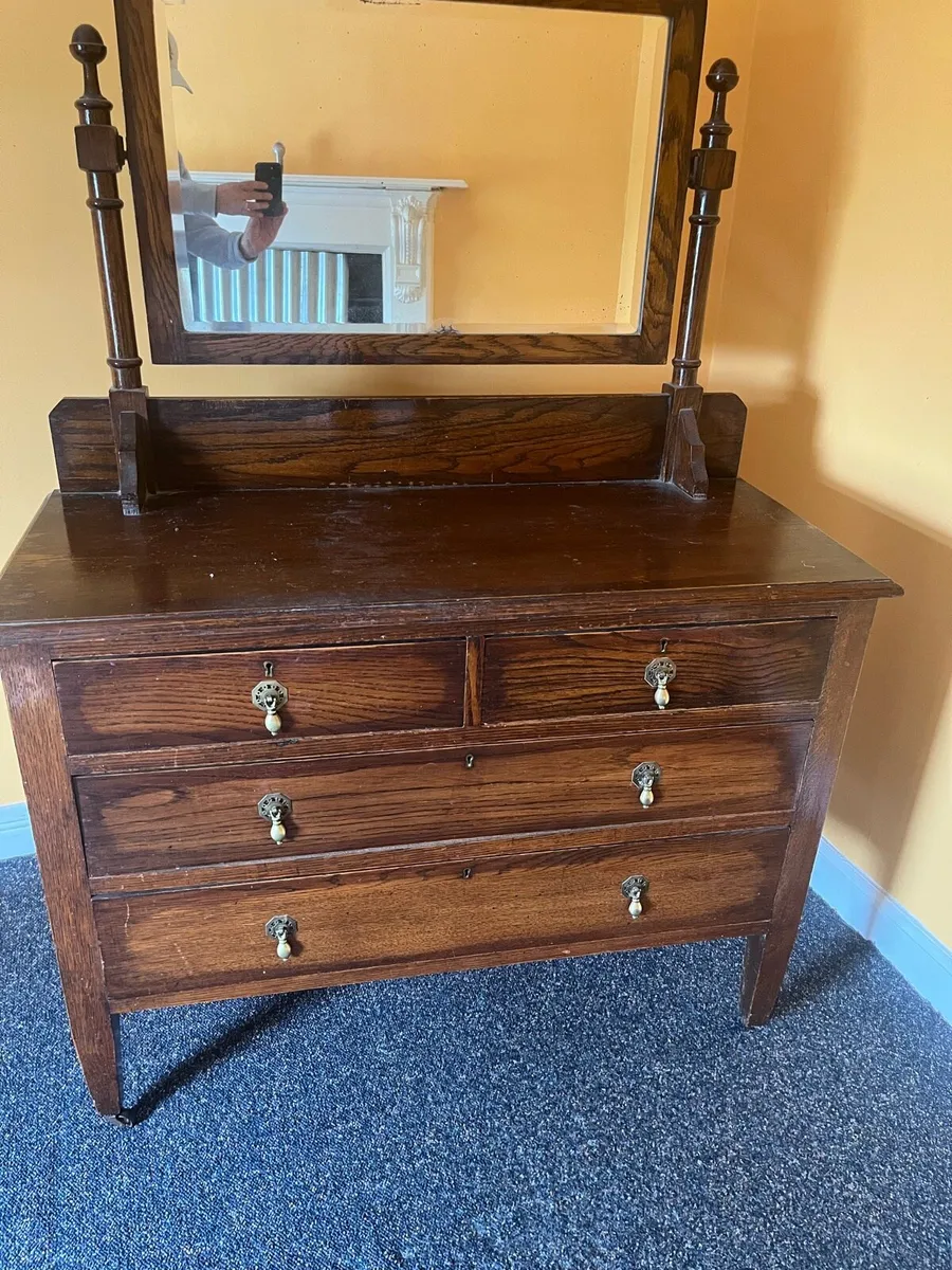 Dressing table