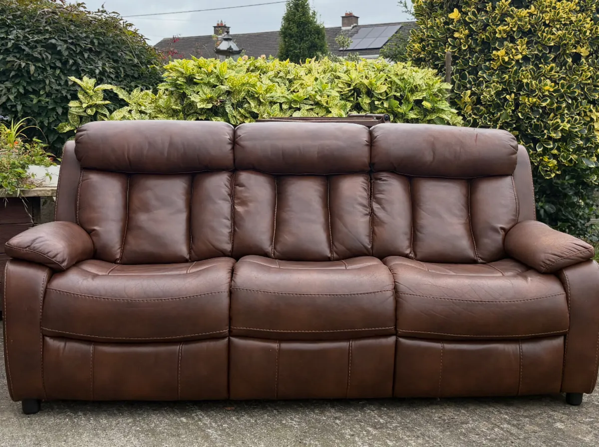 FREE-3 SEATER LEATHER COUCH - Image 2