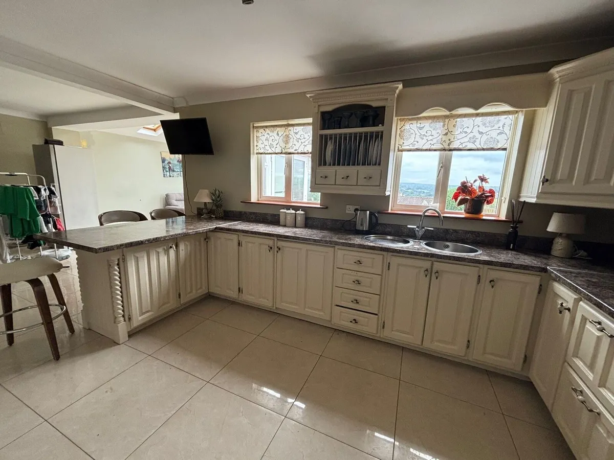 Kitchen - Image 3