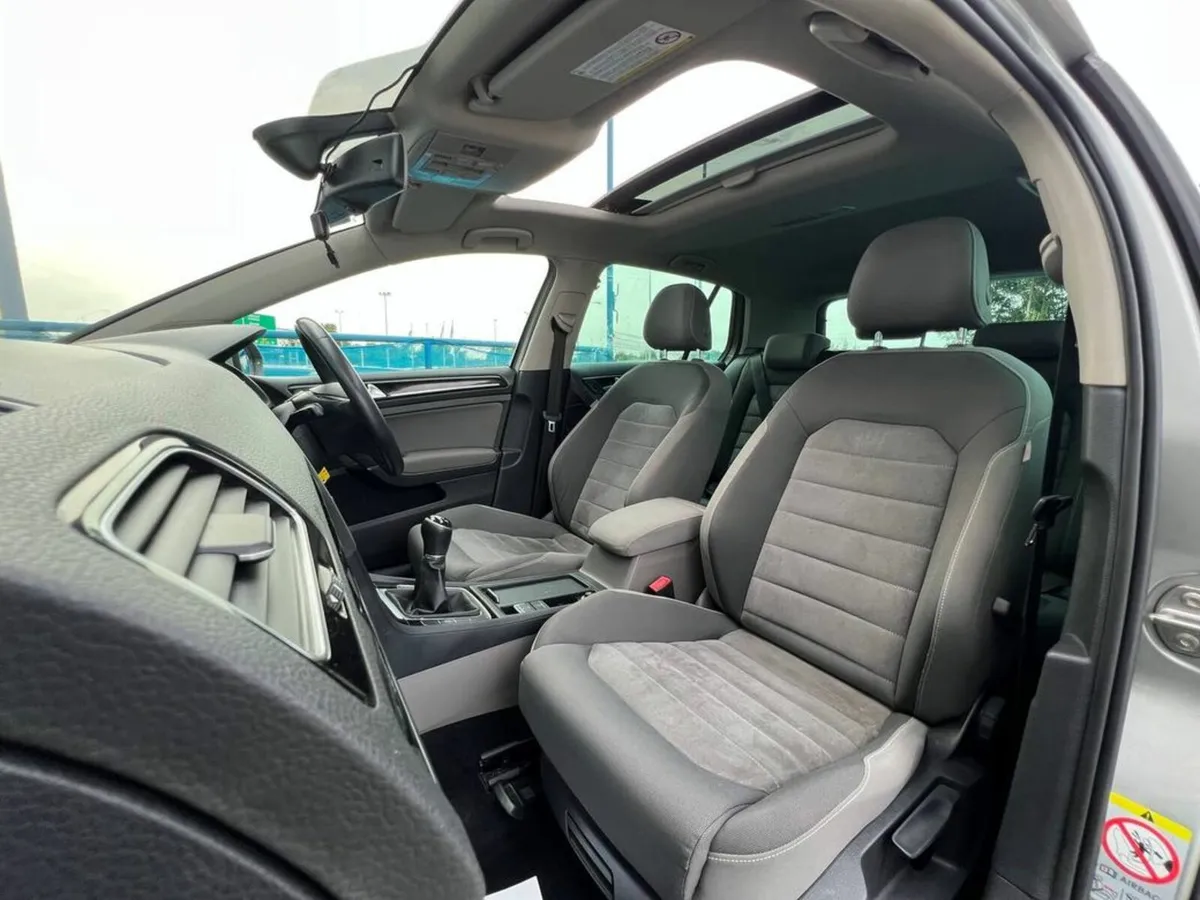 Volkswagen Golf HIGHLINE 1.2 TSI AUTO // OPENING S - Image 2