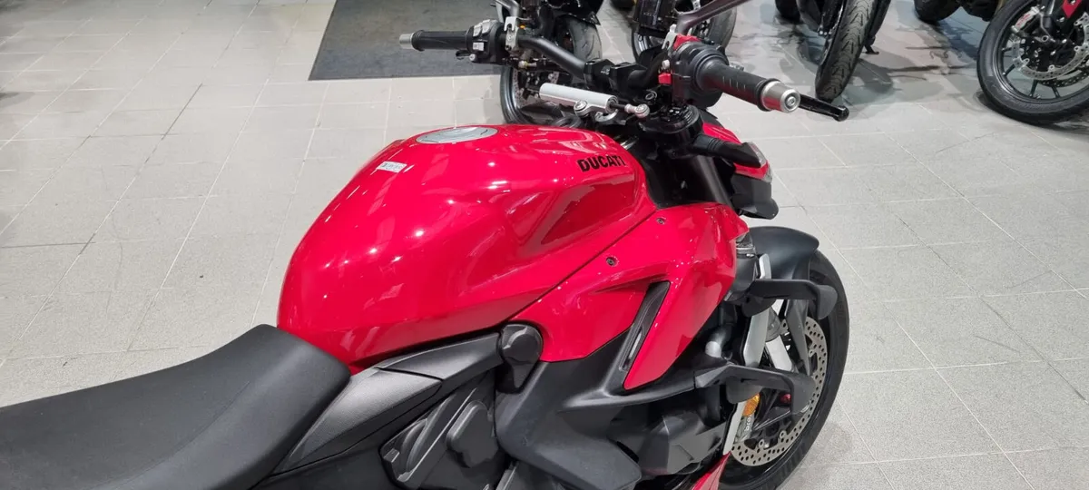 Ducati V2 Streetfighter - Image 4