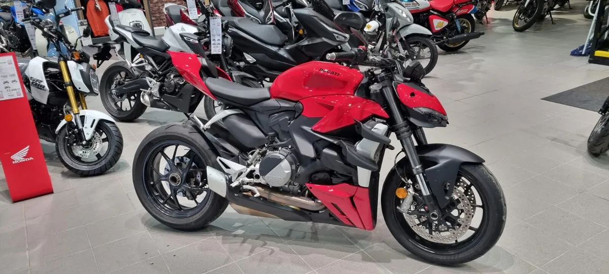 Ducati V2 Streetfighter - Image 1
