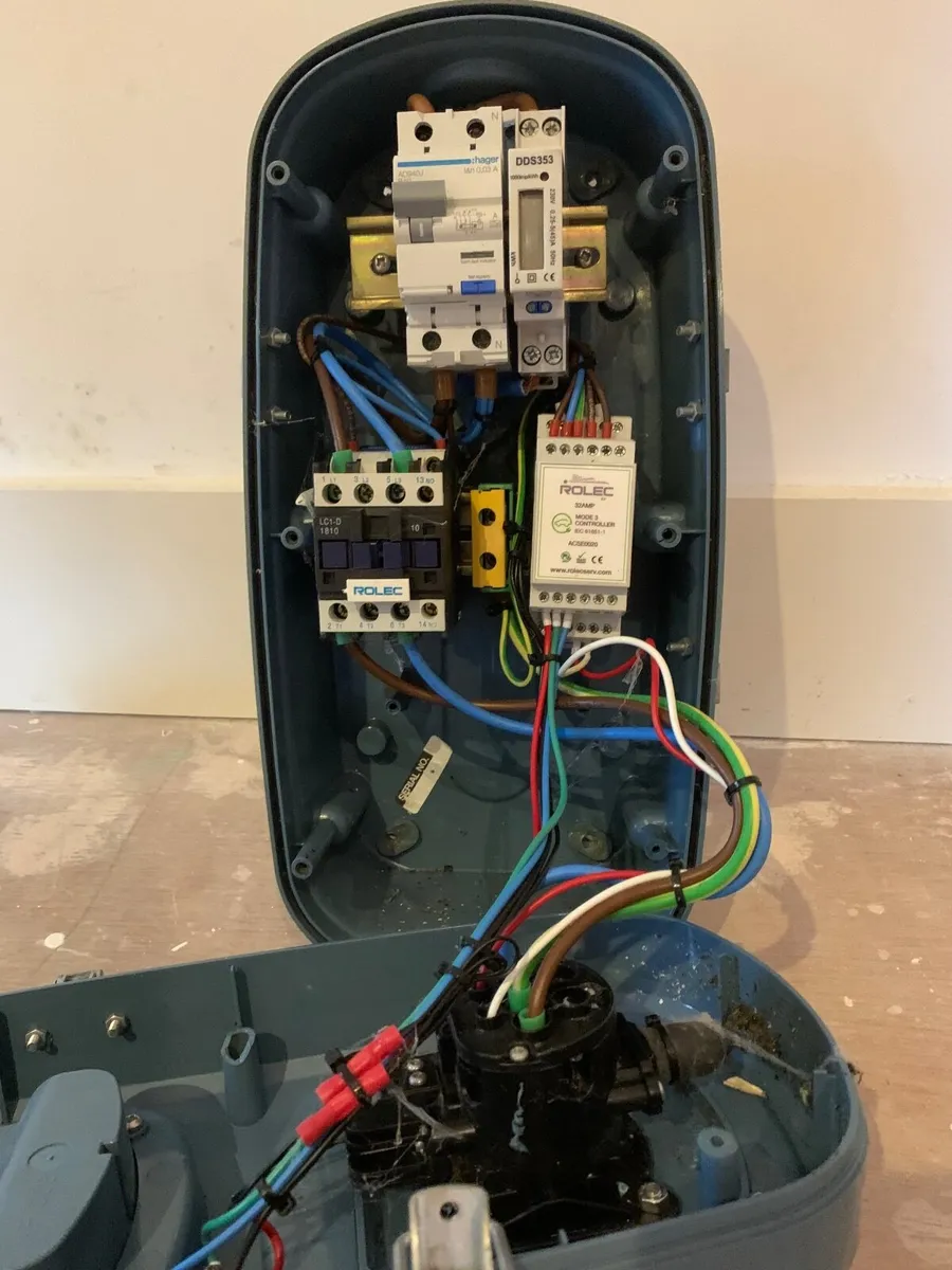 Rolec EV Charge point (32A) for parts - Image 2