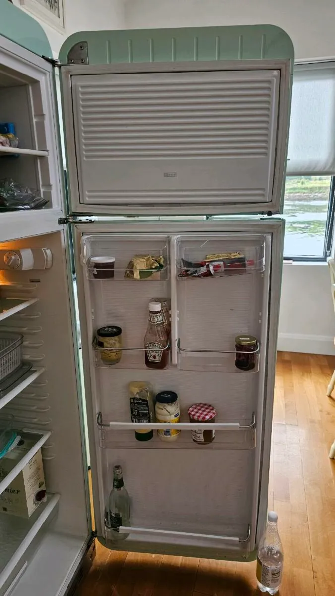 SMEG  fridge freezer - Image 4