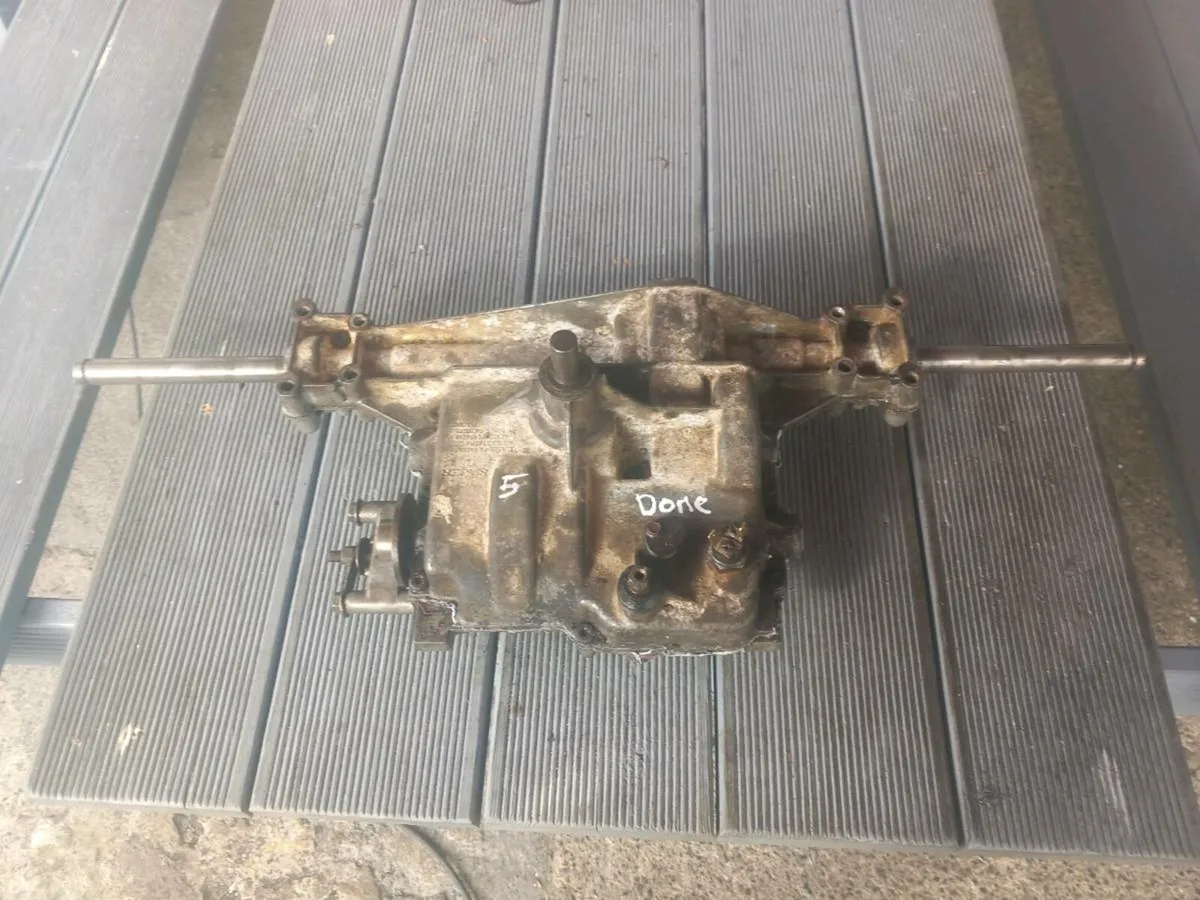 Castlegarden/spicer Dana manual gearbox for sale - Image 1