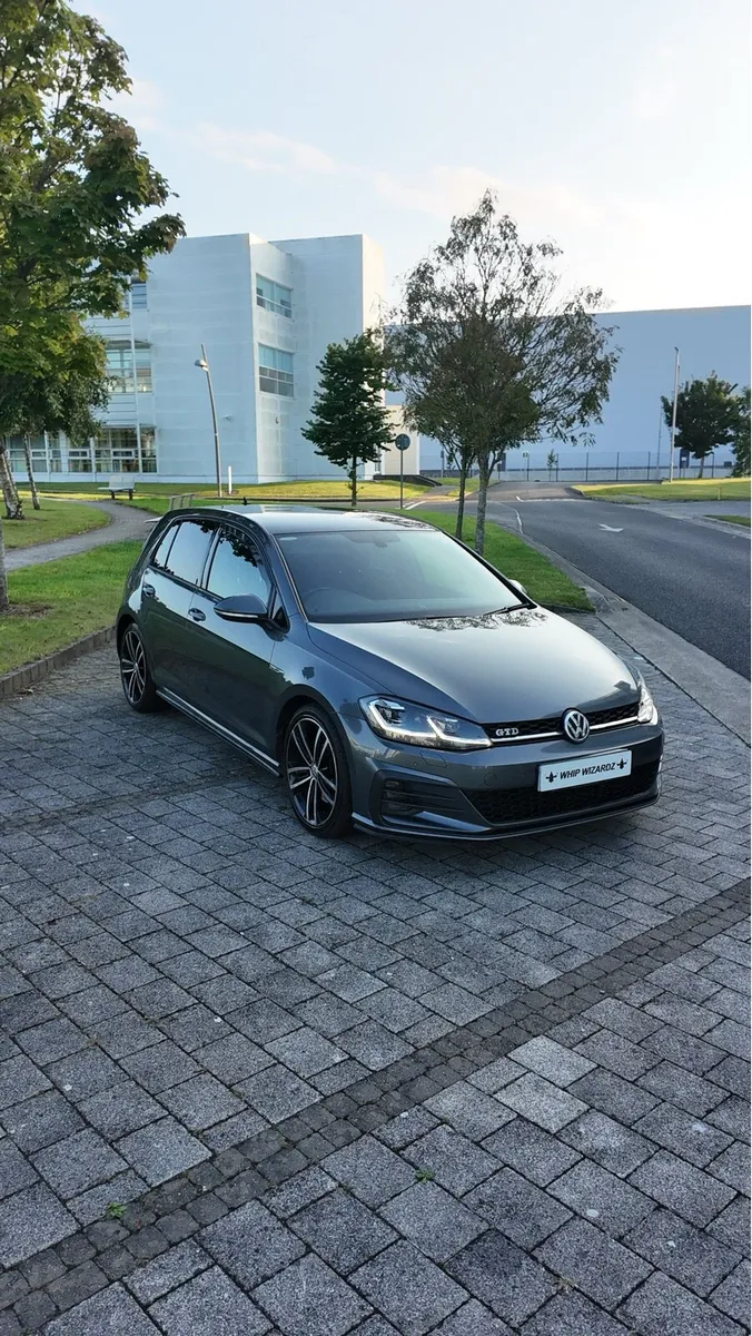2017 Volkswagen GTD - Image 3