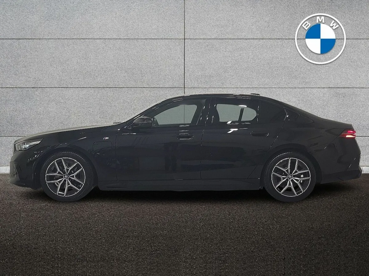 BMW 5-Series 530e M Sport Saloon - Image 3