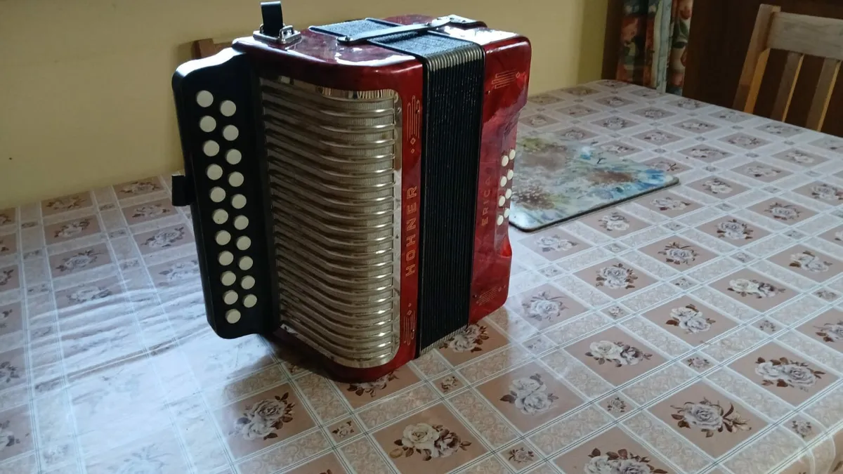 Hohner Erica button accordion - Image 1