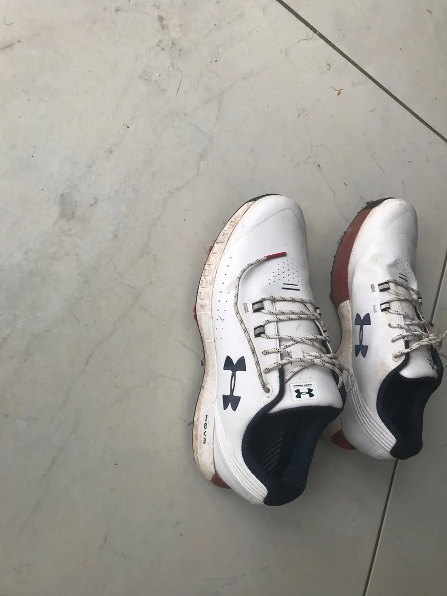 Golf shoes - Image 1
