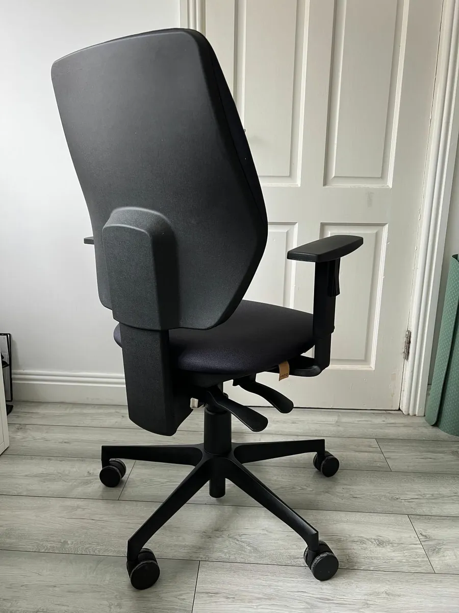 Office Chair - Image 3