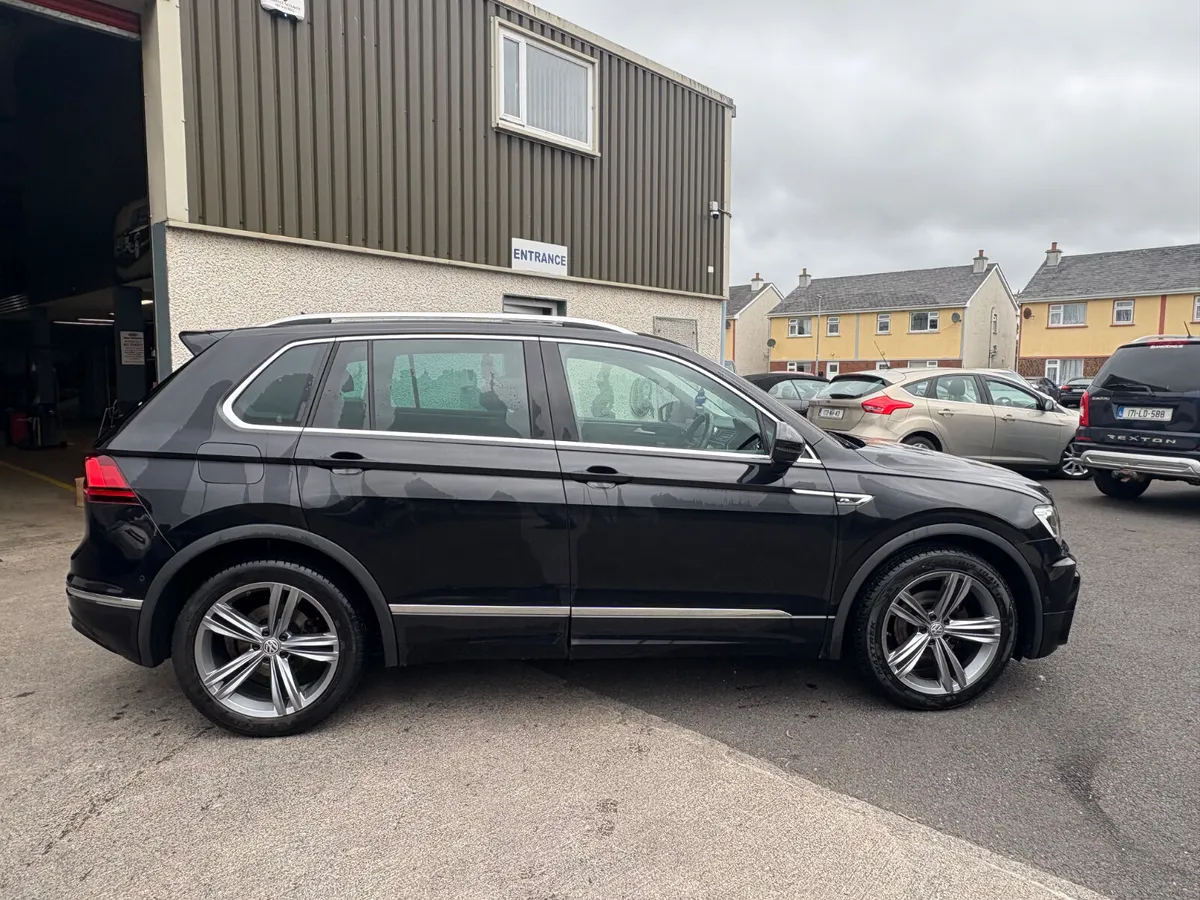 Volkswagen Tiguan R Line Automatic 2019 - Image 2