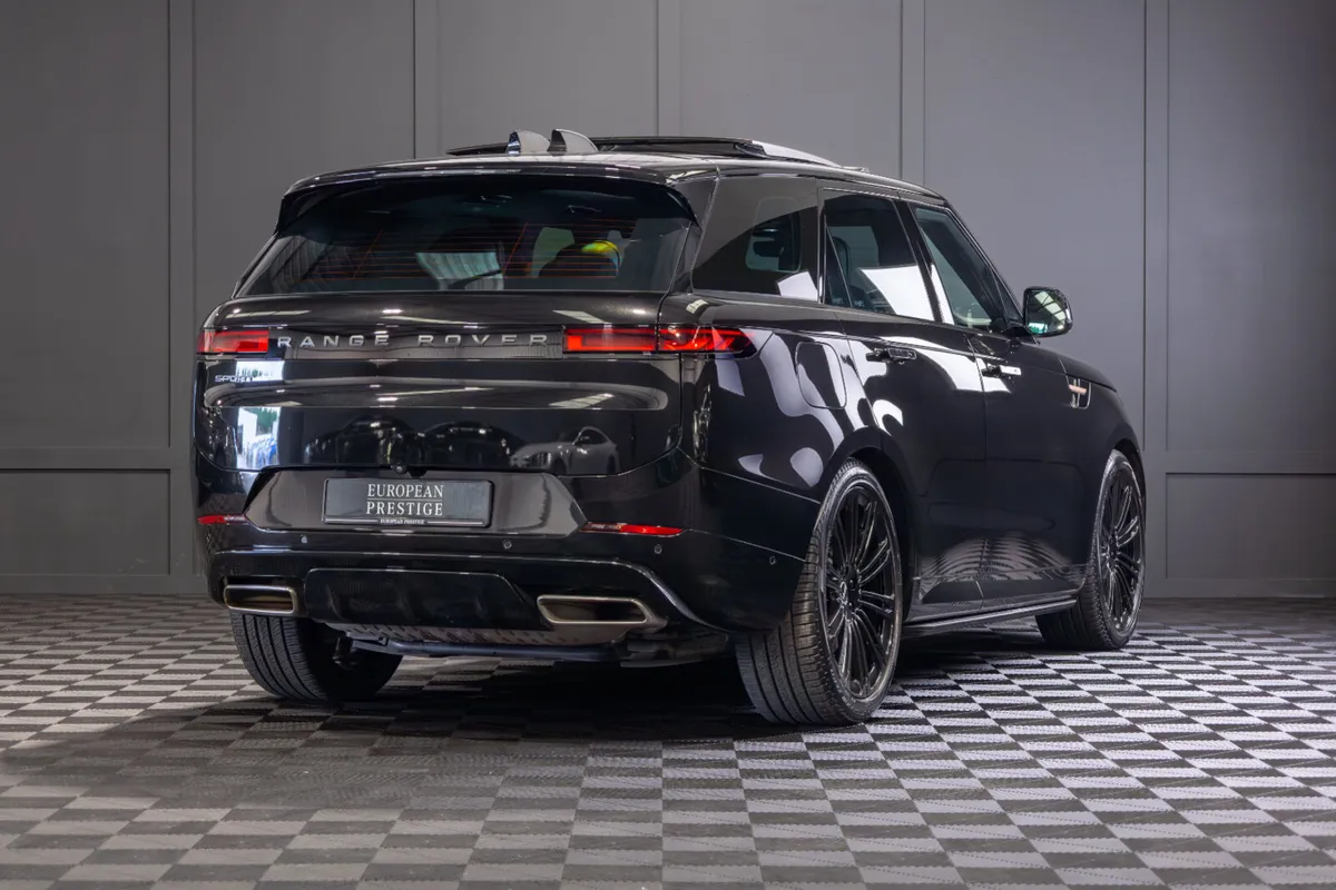 2024 Range Rover Sport P460e Dynamic - Image 3