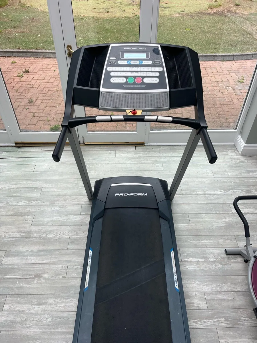 PRO - Form 520 ZLT Treadmill - Image 2