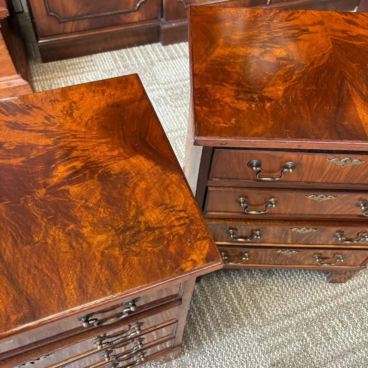 Fabulous mahogany flamed pair of side lockers - Image 2