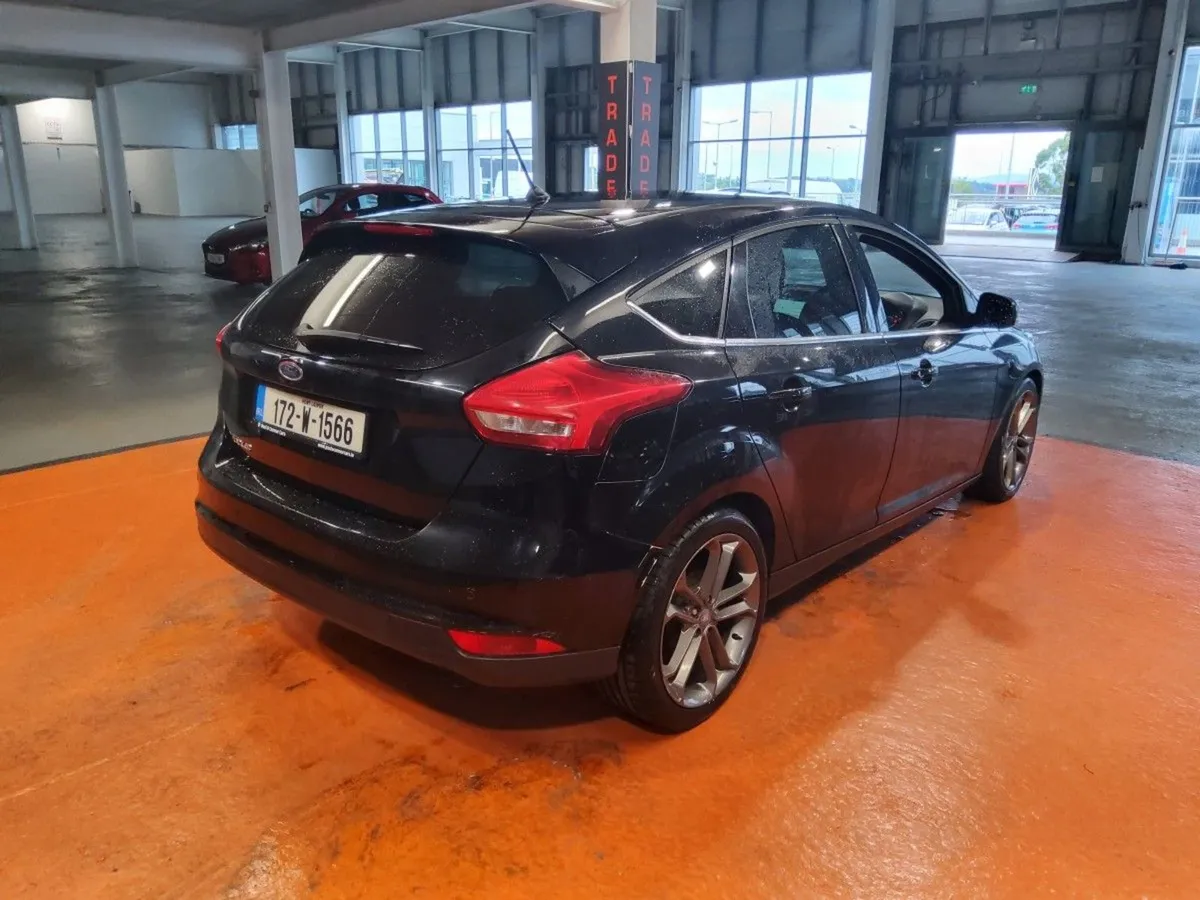 Ford Focus 1.5 Tdci 120PS Zetec Powershift - Image 2
