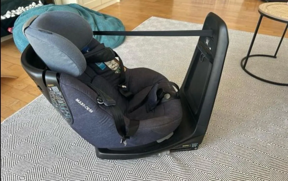 Car seat - Image 2