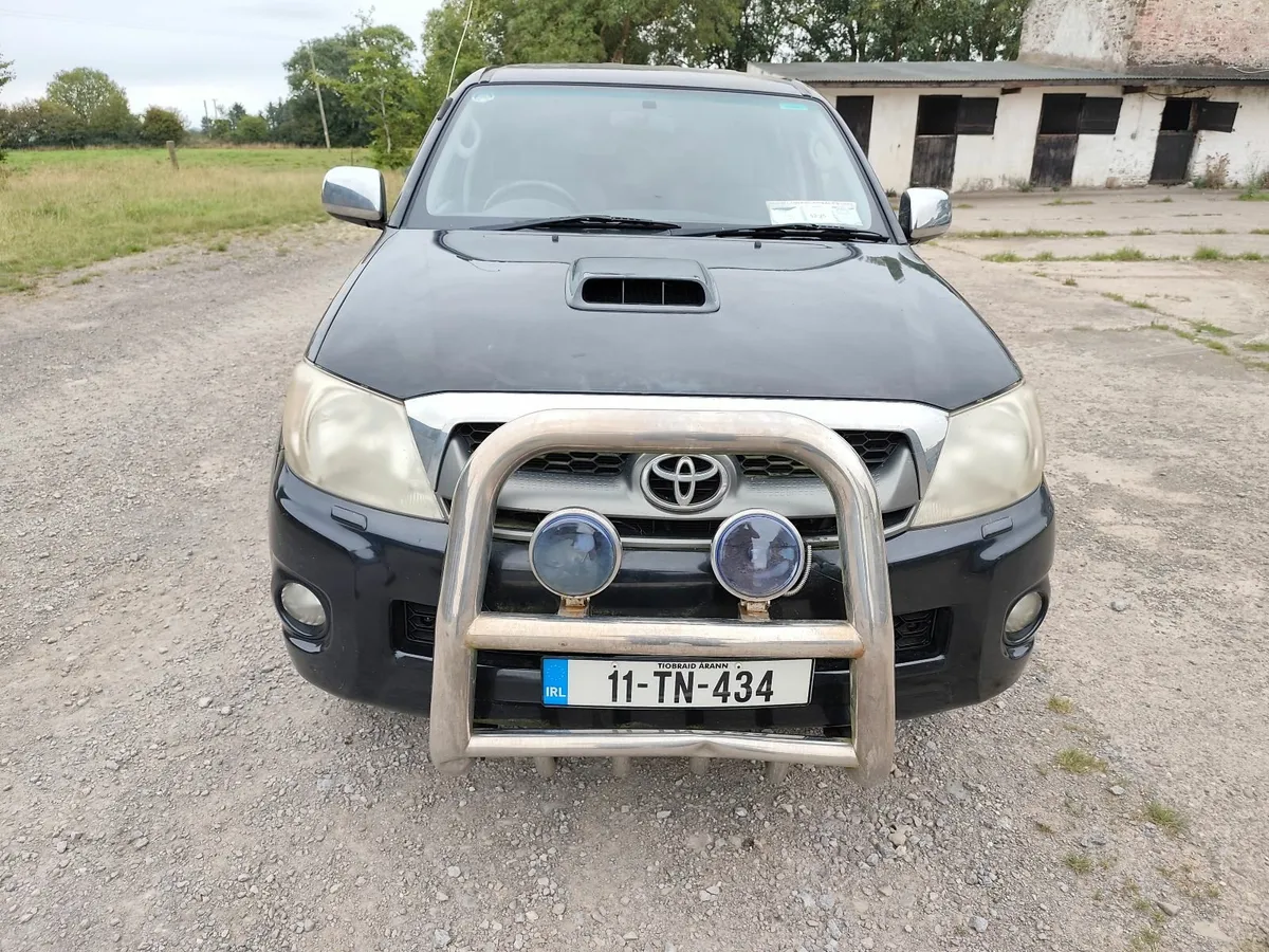 Toyota Hilux 2011 - Image 1