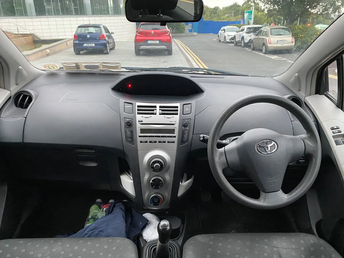 Toyota Yaris - €1,495 - Image 2
