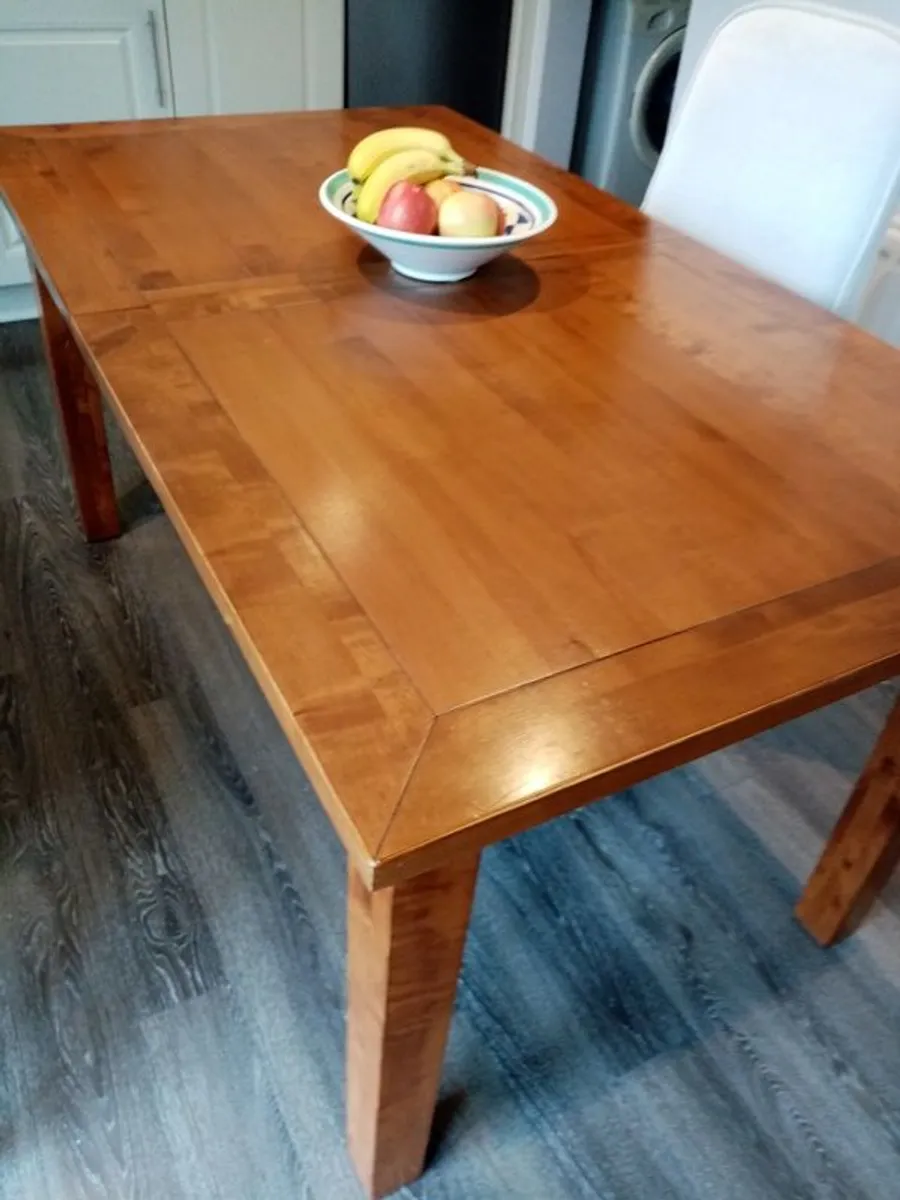 Dining table - Image 1