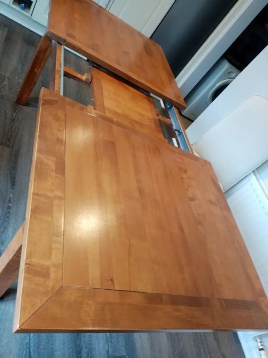 Dining table - Image 2