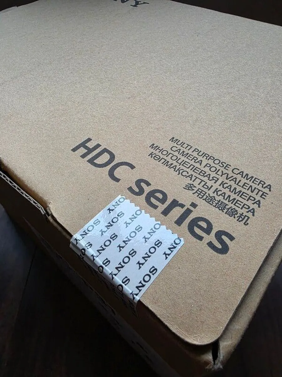 SONY HDC-P31 Video camera. Multi purpose camera - Image 3